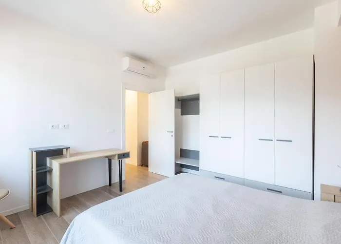 Malibo, By Short Holidays Apartment