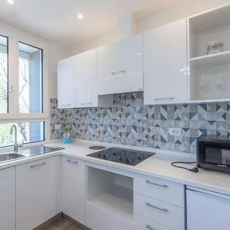 Malibo, By Short Holidays