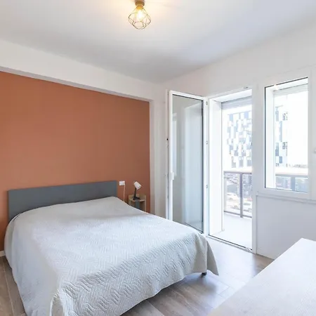 Malibo, By Short Holidays