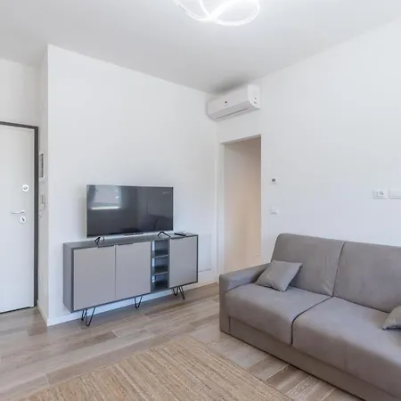 Malibo, By Short Holidays *