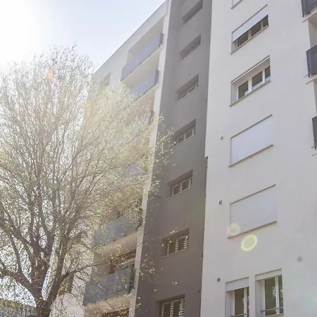 Malibo, By Short Holidays