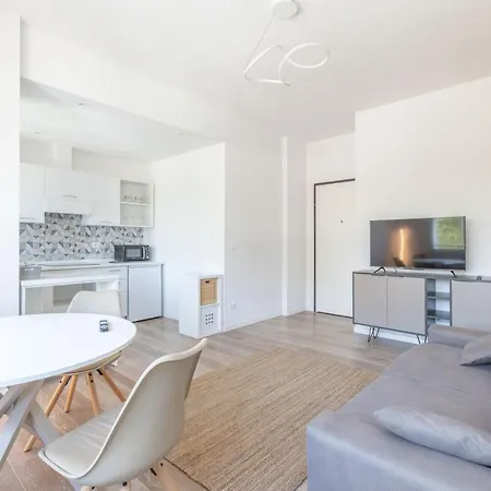 Malibo, By Short Holidays Apartment